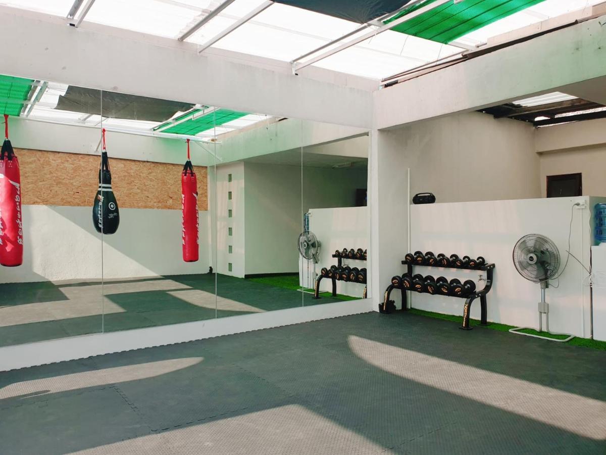 Kru Nat'S Bed & Breakfast W/ Private Rooms & Gym Bangkok Ngoại thất bức ảnh